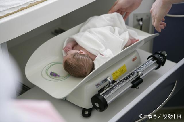                    父母心！最小存活婴儿出院 微小但强大 肺癌妈妈留8封信 直至成年