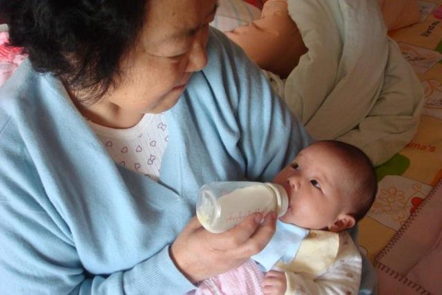                     儿科医生：孩子大多“病从口入”，不想娃生病，注意3细节