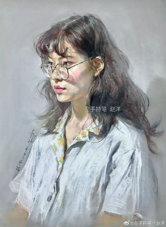 色粉笔的美赋予人物丰富的情感 色粉画最大的特点 像极了 油画,丙烯和