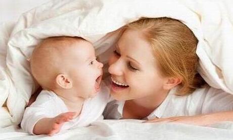                     原创            新生宝宝的湿疹如何消除护理？婴儿长湿疹该怎么办？