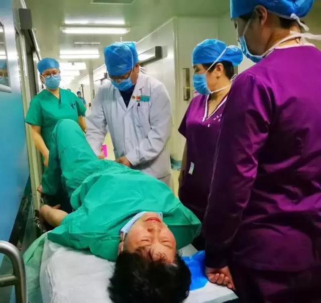突发驻马店一孕妇剖宫产手术中医生突感不适