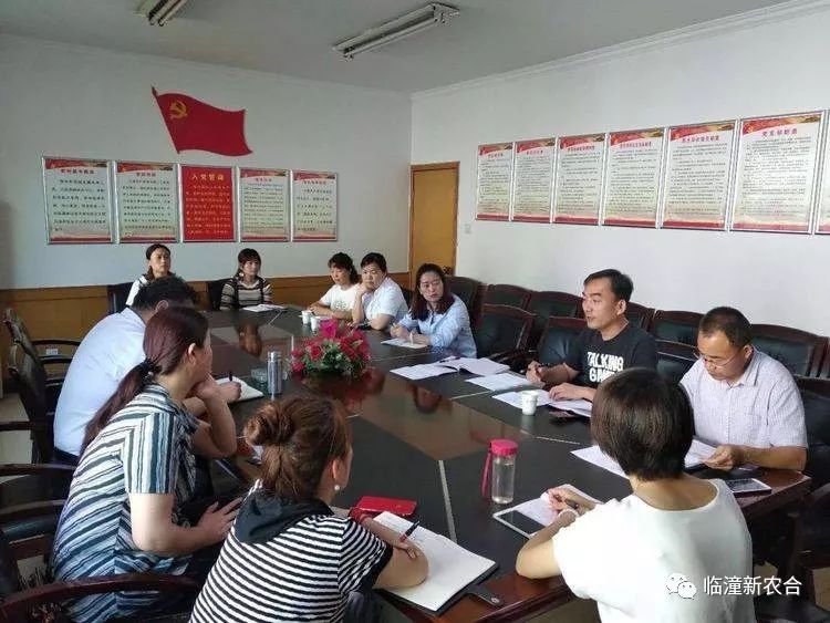 确保贫困人口参加基本_贫困山区的孩子图片