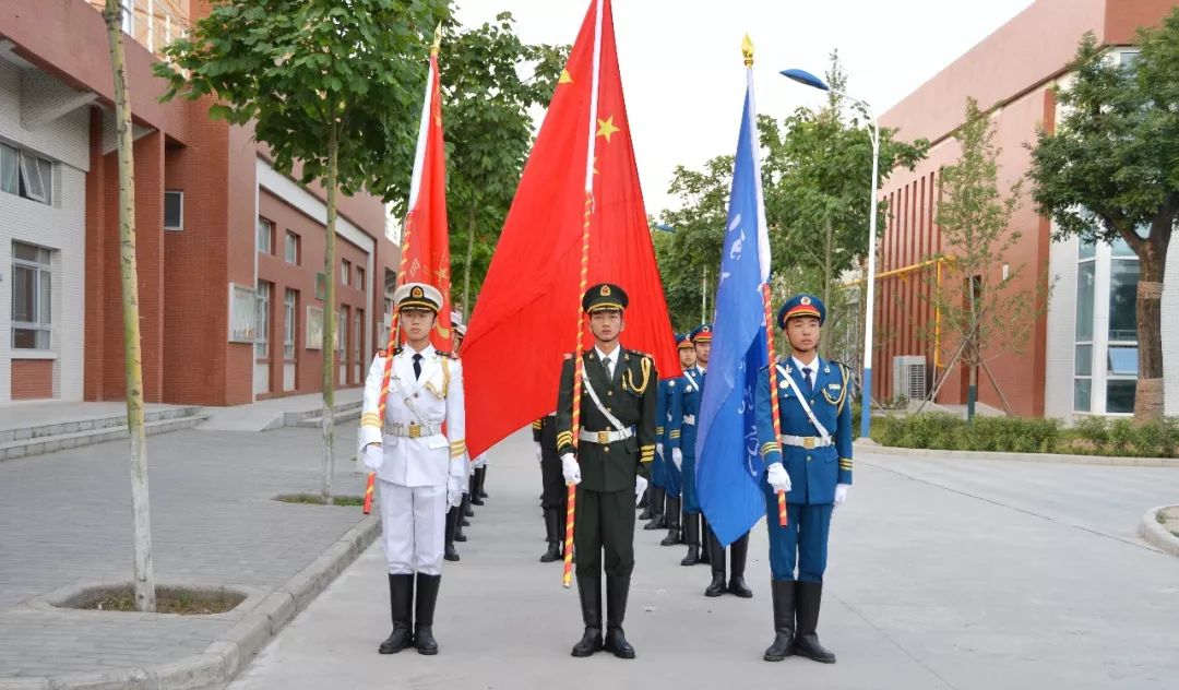 如何进入国家仪仗队 e87bf46619554225a2f9b4df136a5162.jpeg