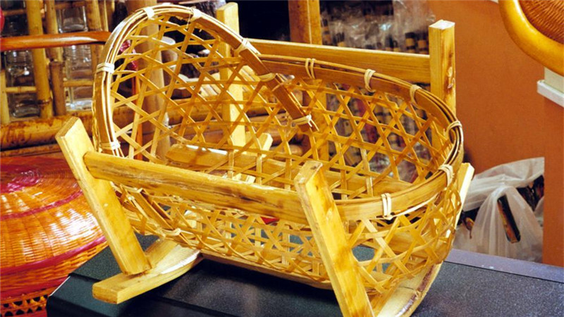                     原创            宝宝用的摇篮实用性高吗？