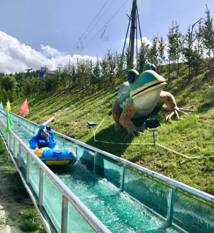 甘肃新晋网红旅游地法台山景区六一游人如织