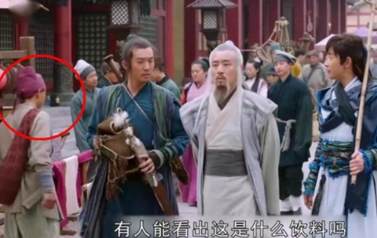 新《封神演义》穿帮镜头,邓伦一打就变身,现代铆钉穿越,笑逗了
