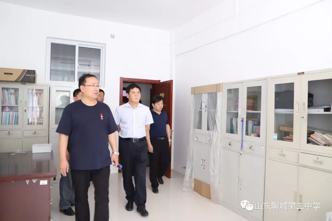 东昌府区副区长王怀福同志率领招委成员单位负责人视察聊城二中考点