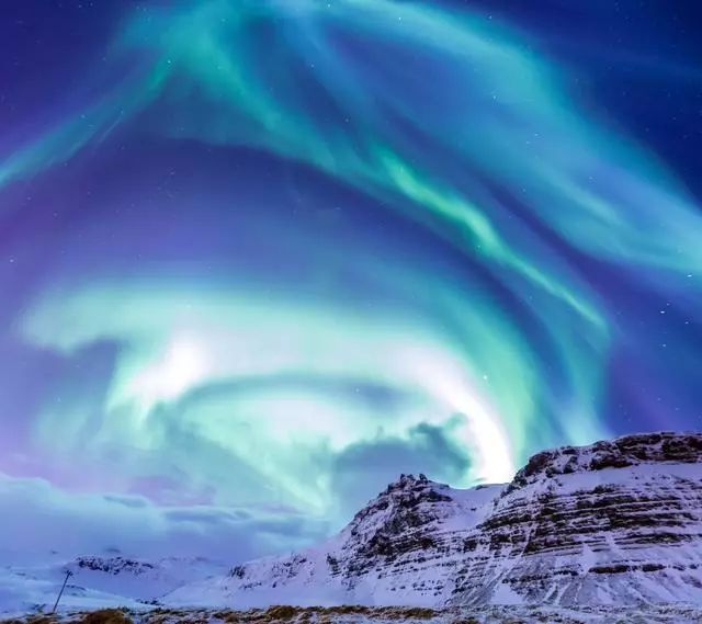 冰岛极光什么样子 385d086b816542df9357592bf49e8b80.jpeg