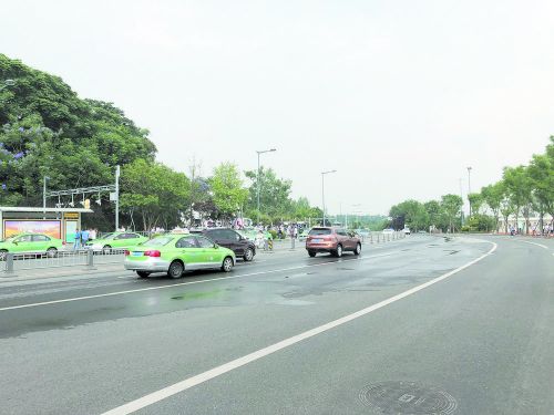 成都交警科学治堵 3招破堵熊猫基地