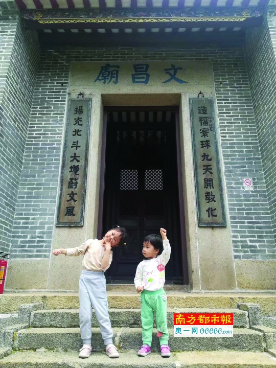 “香雪”深处 访800年书院