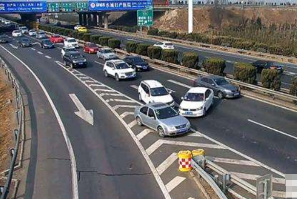 国道收费站合法吗 8459b9ba55134c6bb4681ac7ce2bc7de.png