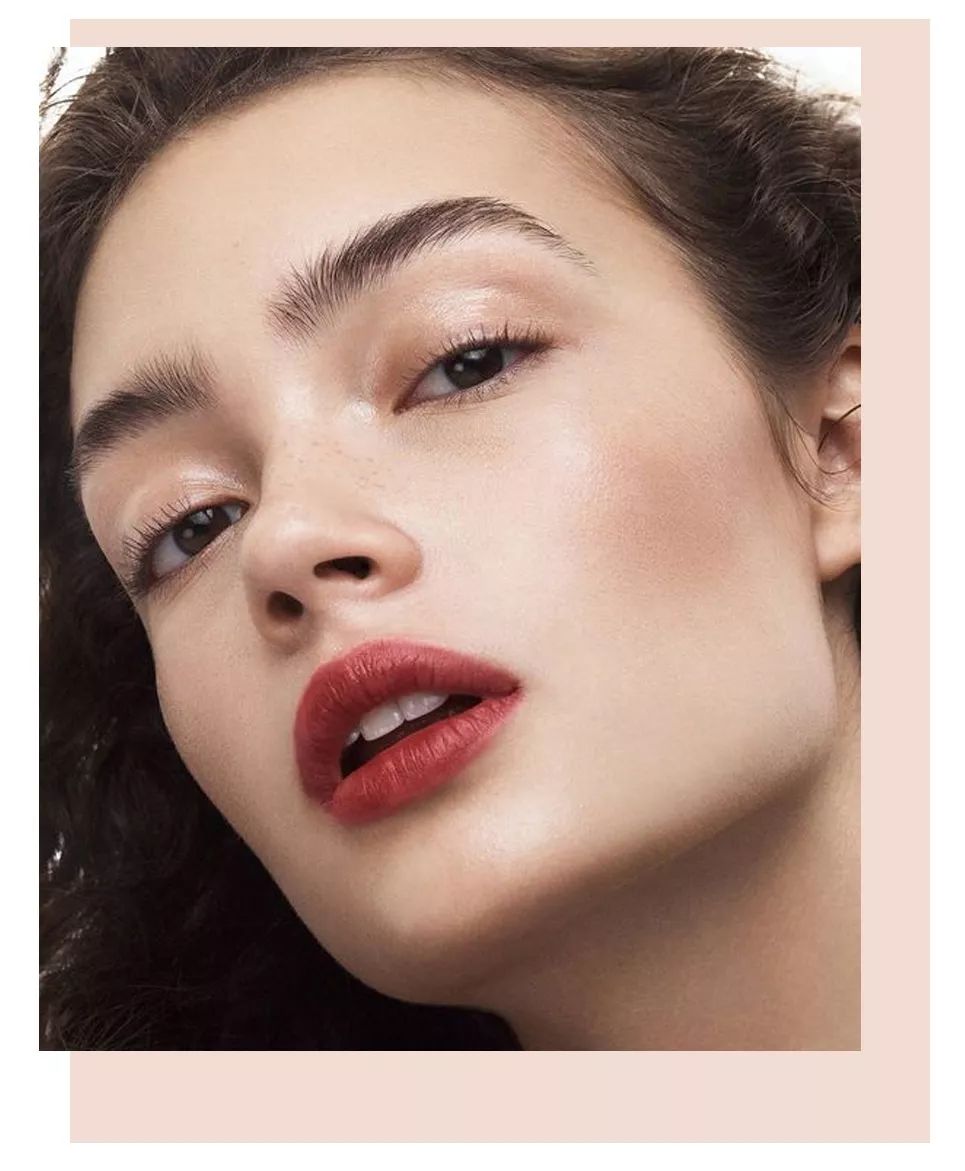 多少岁开始有眼睛笑纹 8673f0bafdfa43be9b3f59a35d8d9836.jpeg