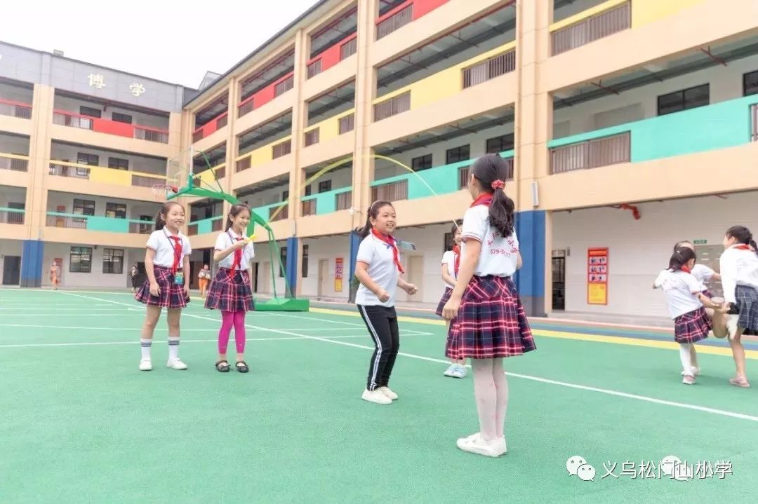 松门山小学开展吟诵爱国经典传承端午文化主题活动