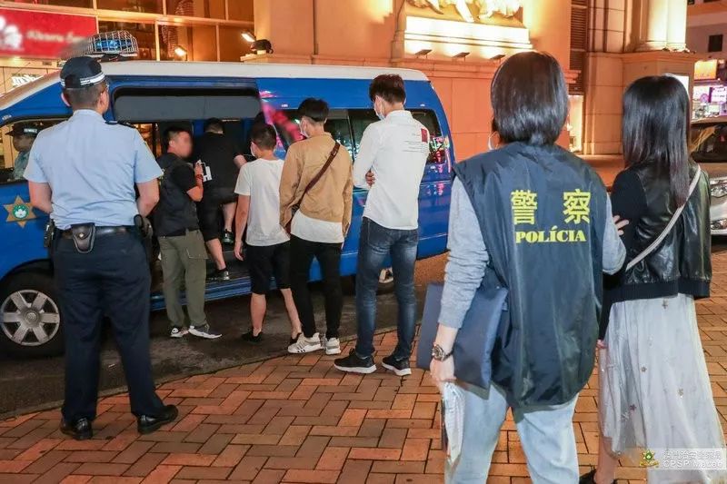 澳门警察连日反罪恶行动带查逾70人当中有换钱党流莺黑工还有