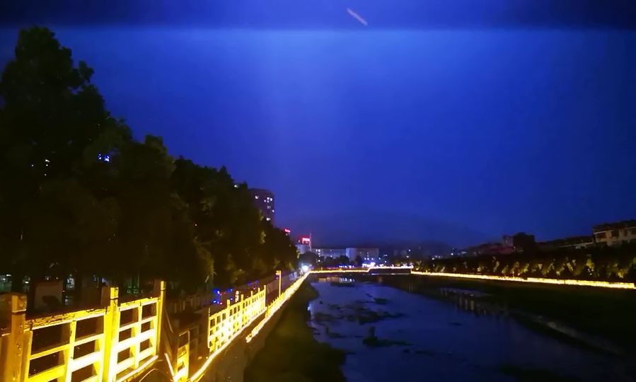 竹溪县城上空