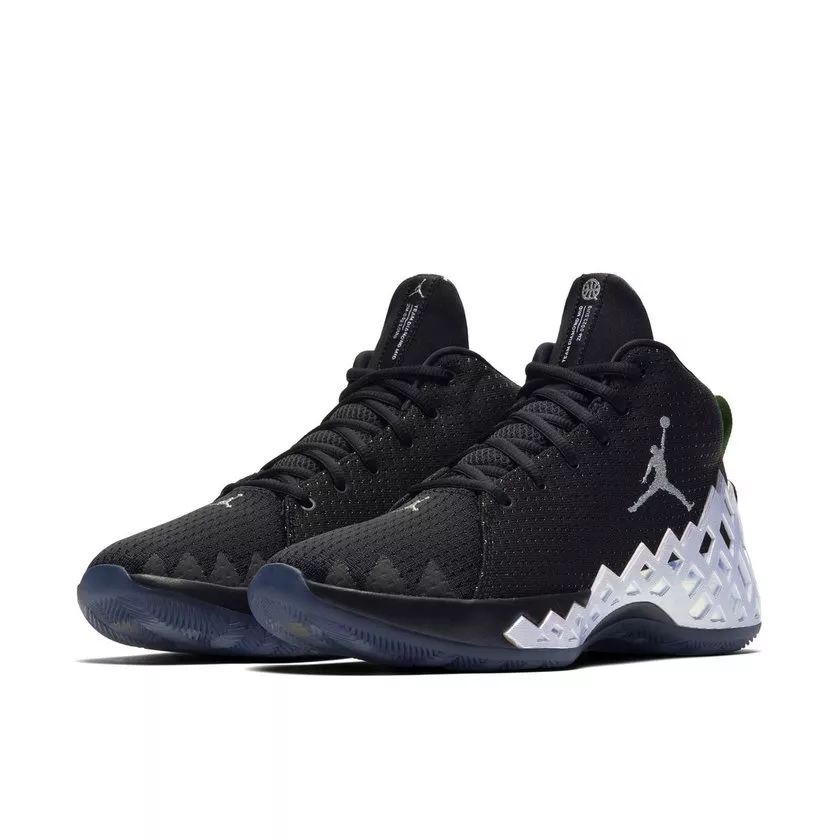 鞋讯 | 实物质感令人惊喜,字母哥签名鞋全新实物