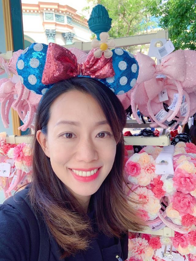恭喜恭喜吴辰君二胎顺利出生打催生针顺产生下儿子