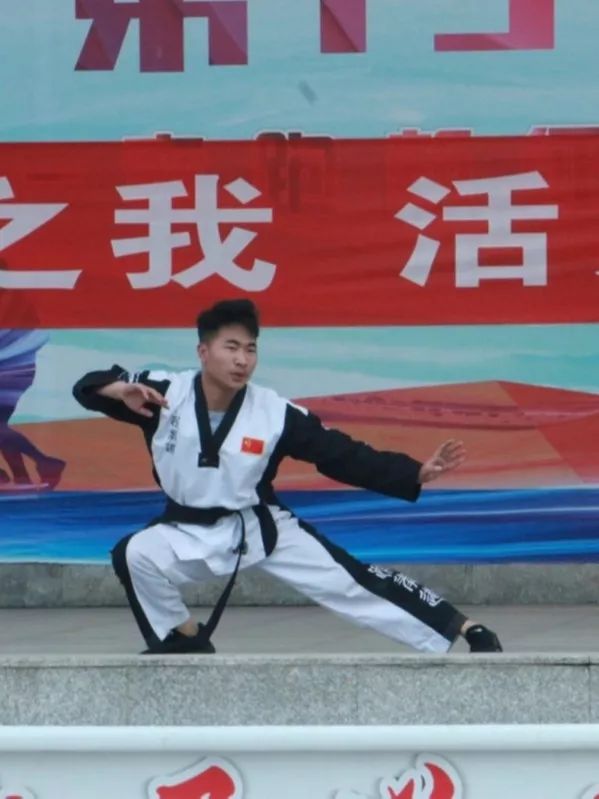 武术健身操视频完整版 f75a20f1bee6405794b95d2a6d589510.jpeg