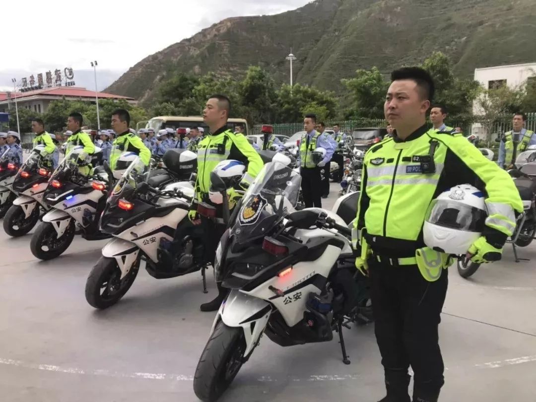 成立文县公安局交警大队快骑队成立康县公安局交警大队快骑中队成立