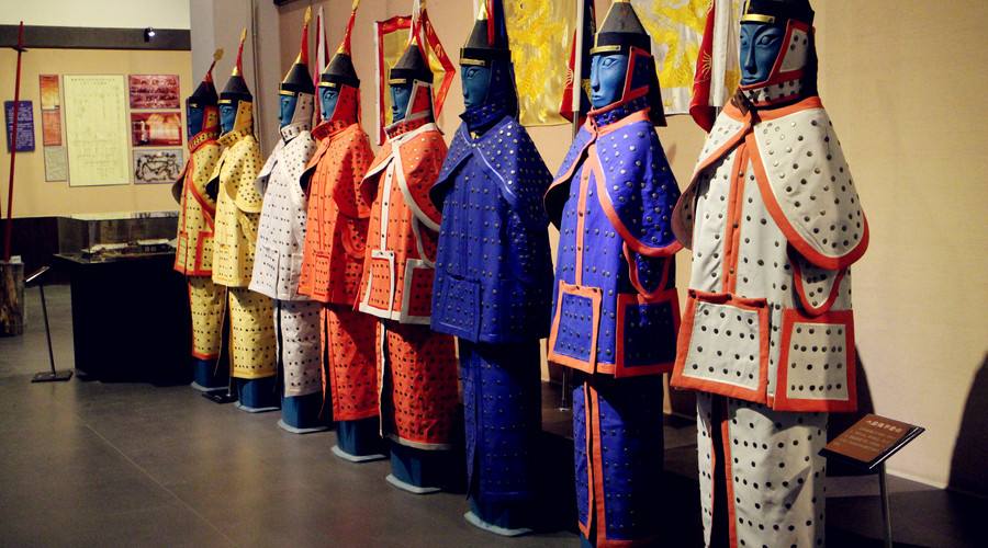 遛鸟、赌博、斗蛐蛐、抽大烟,清朝“八旗子弟”都享有哪些特权?