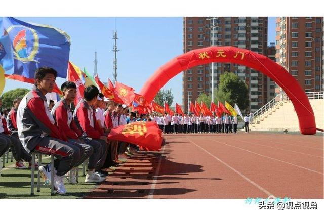 朔州市四中举行奔向成功主题升旗仪式剪影