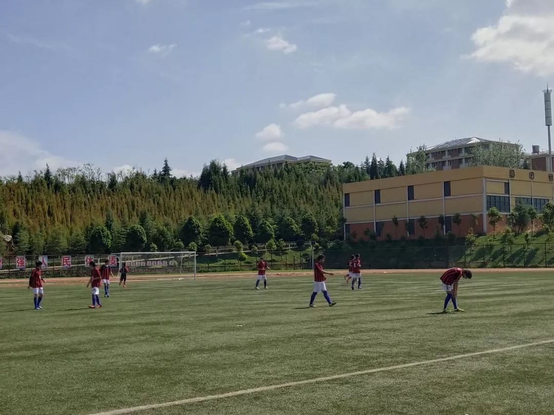 外院足球赛||云南大学外国语学院足球队专访--队