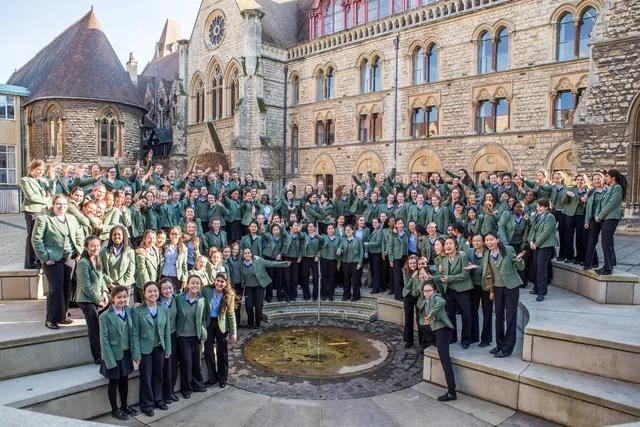 记录英国私立精英中学的一天丨切尔滕纳姆女子学院