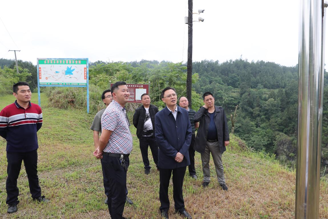 杨毅到城镇低洼地乡村灾害重点区域督导防汛减灾和河长制工作