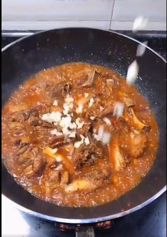 排骨怎么做好吃不油腻视频 39c6b95627834058adc80f48b2dd01d4.jpeg