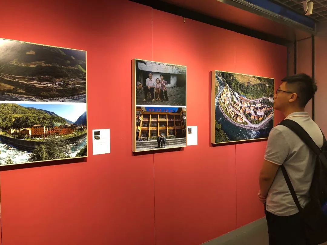 摄影作品展示板 4d1a0b94b5264f7f9973e9525be5dba3.jpeg