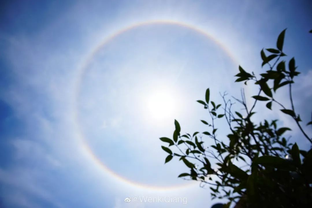 转瞬即逝刚刚天空惊现神奇一幕昆明人又开始晒太阳了