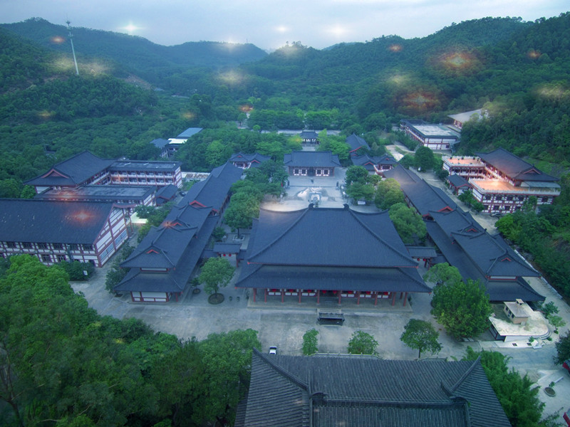 航拍图片:东莞黄江芙蓉寺,布局精妙,寺庙很宏大