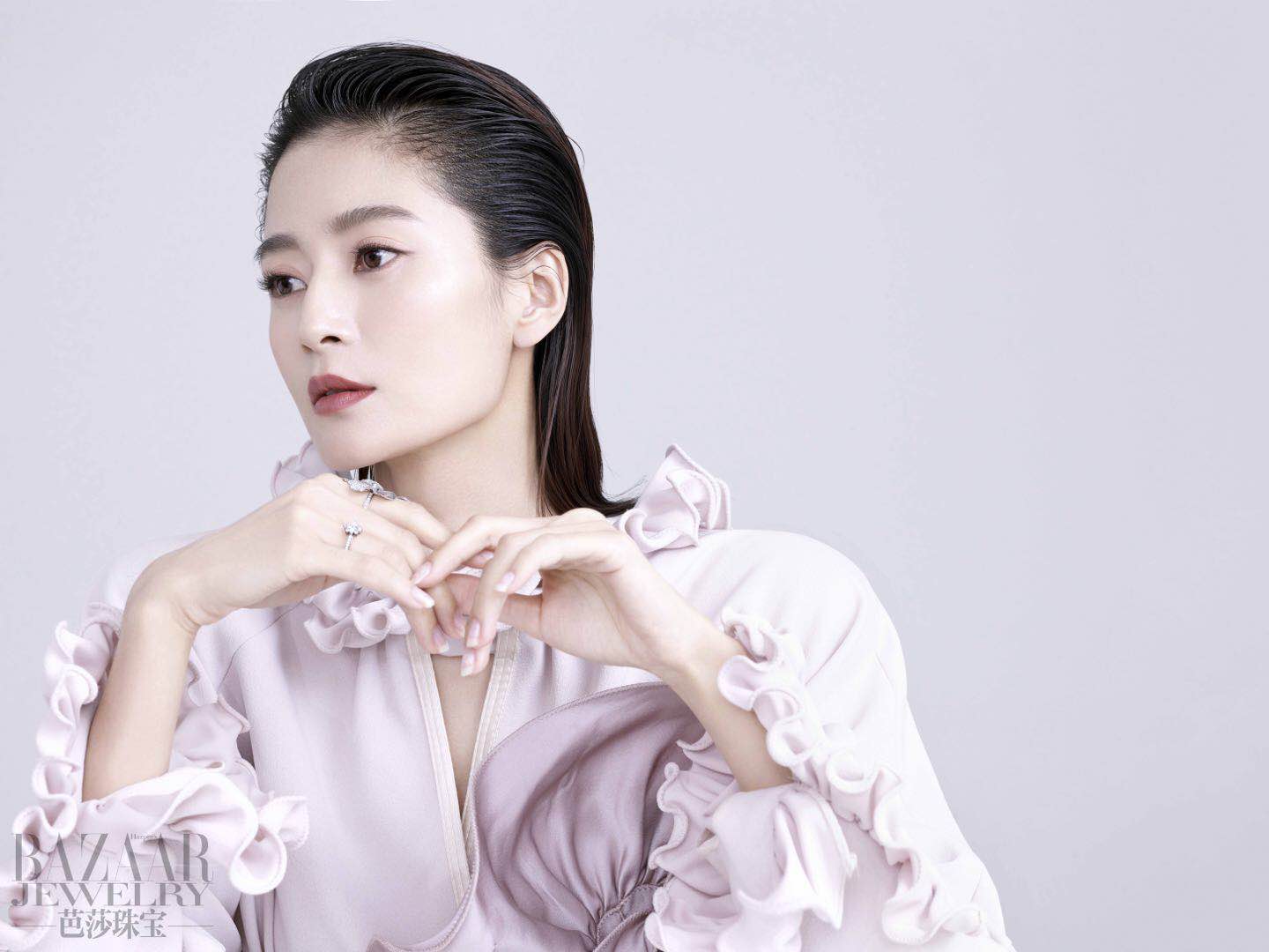 可盐可酷!王媛可最新大片禁欲脸清冷迷人