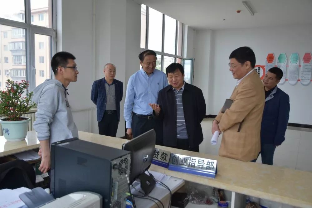 副市长谢殿才到市总工会工创空间调研