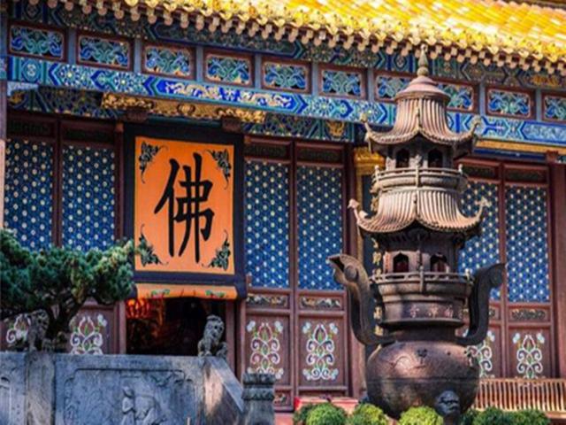                     除了“墓地”，这3个地方也尽量少带孩子去，家长别不当回事