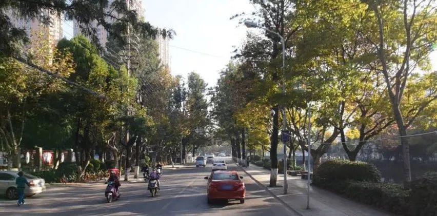 昆明市西山区地区经济总量_昆明市西山区福海中学(3)