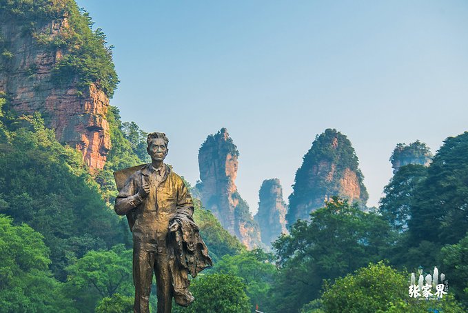 探访中国最具人气的热门旅游景点，探访中国最受欢迎的热门旅游景点