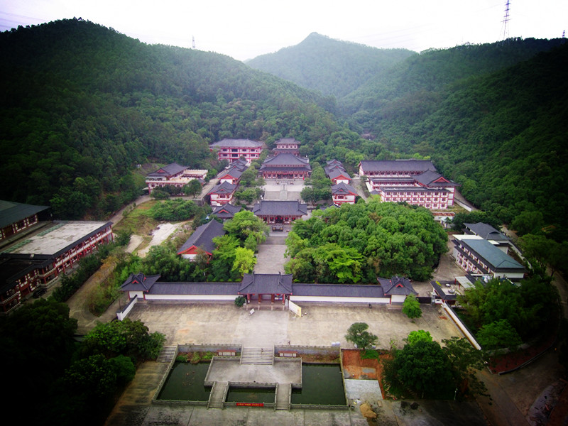 航拍图片:东莞黄江芙蓉寺,布局精妙,寺庙很宏大