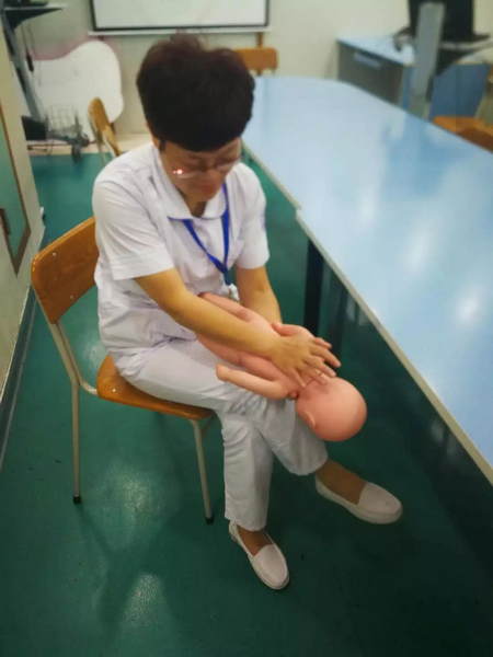                     刚出生的宝宝差点窒息死亡！这几件事，家长要格外注意