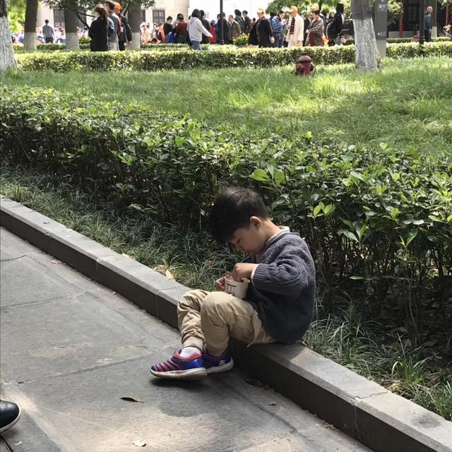                     6岁之前，这些食物“打死都不能给孩子吃”，家长别不当回事儿