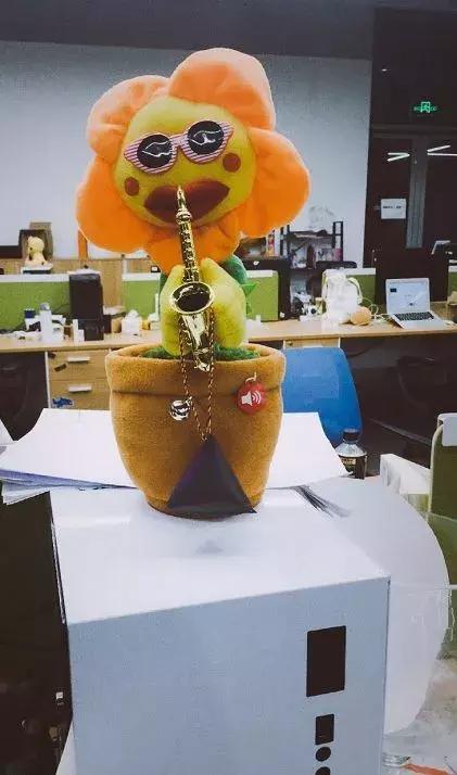 不用洗胶卷，就能拍出30年前的胶卷风老照片