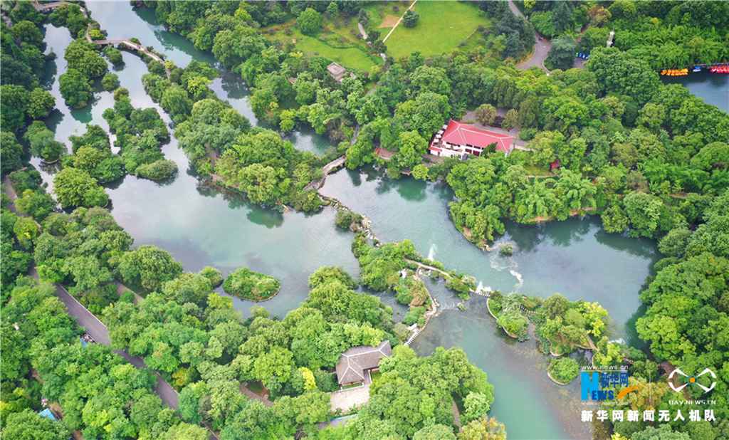 旅游 正文  花溪公园位于贵州省贵阳市花溪区,是贵州省著名风景区,被