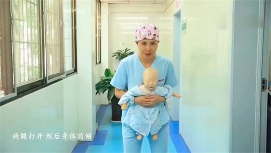                     只因奶奶喂了这个，7个月大男婴救不回来了！请你别再瞎喂了！