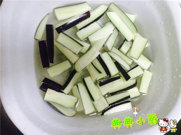 西葫芦和茄子能不能一起炒 26290981c0eb4b13806539320463bf5a.jpeg