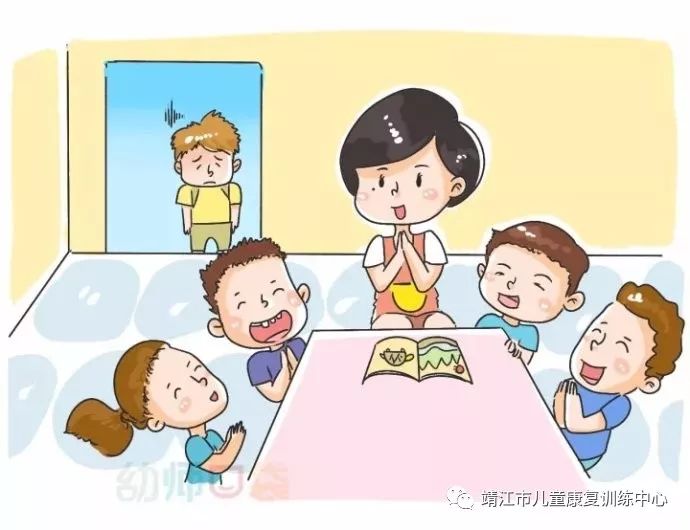 【育儿园地】为什么孩子在幼儿园能自己吃饭,在家里却