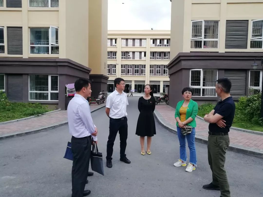 敬鹏赴金南街道福来社区,盘江镇千户布依寨调研指导党建工作