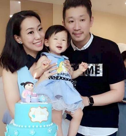 40岁"孔慈"吴辰君二胎产子,晒照报喜称仅用六分钟,眼神显母爱