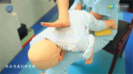                     只因奶奶喂了这个，7个月大男婴救不回来了！请你别再瞎喂了！