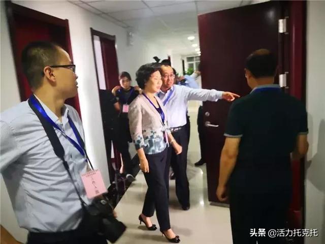 托克托县县委副书记政府县长李春燕视察托县高考考务前期准备工作