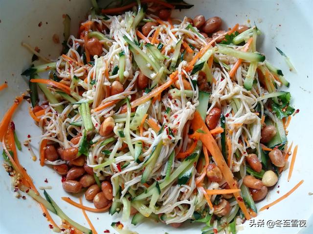 金针菇需要煮多长时间才熟 606fd18646cd41a1ad130d36e9890184.jpeg